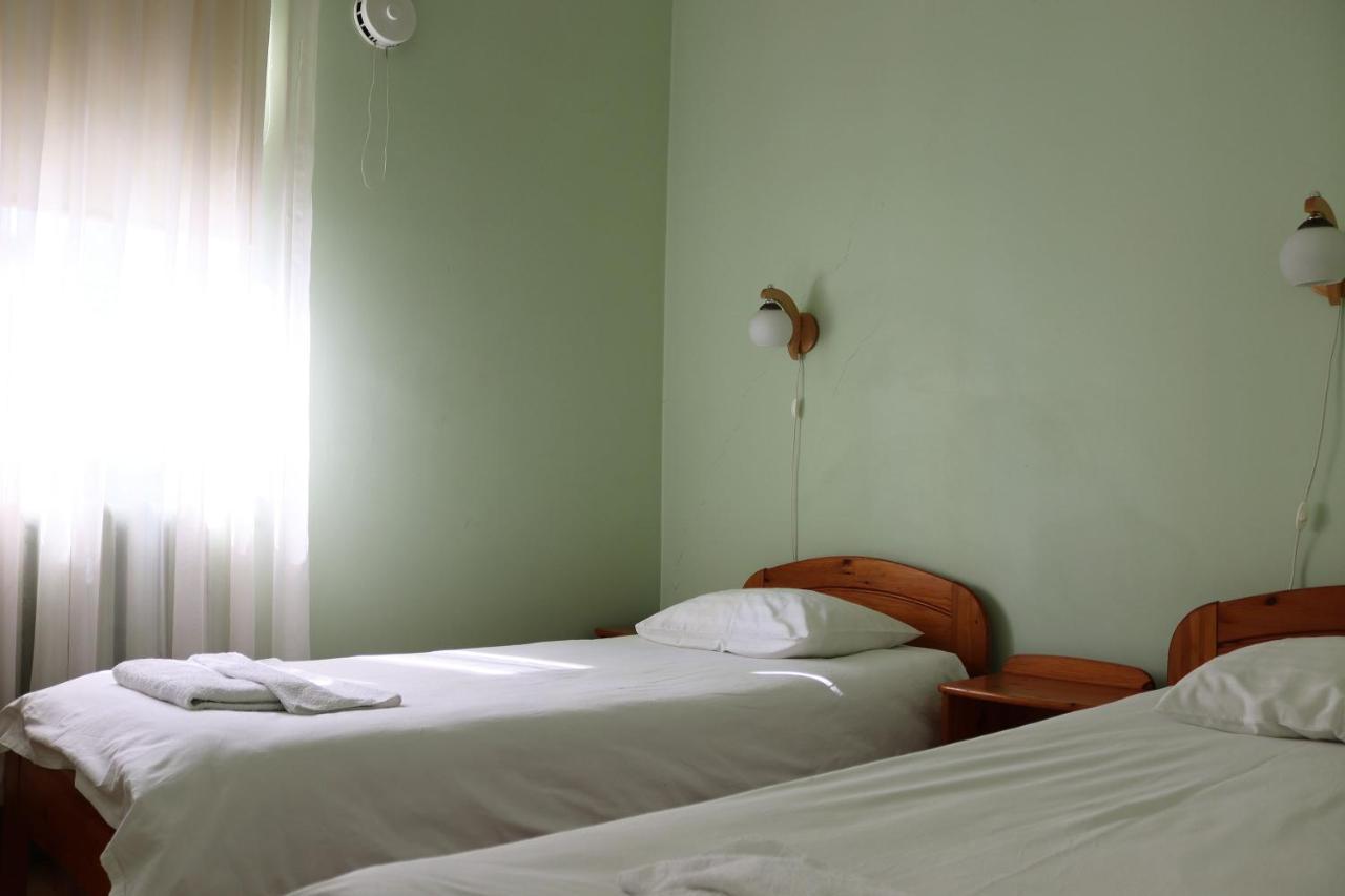 פארנו Hostel Louna מראה חיצוני תמונה